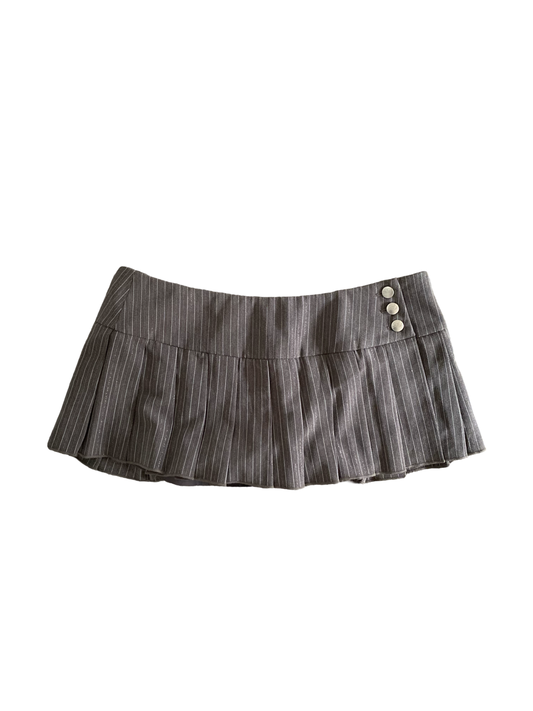 pleated grey skort