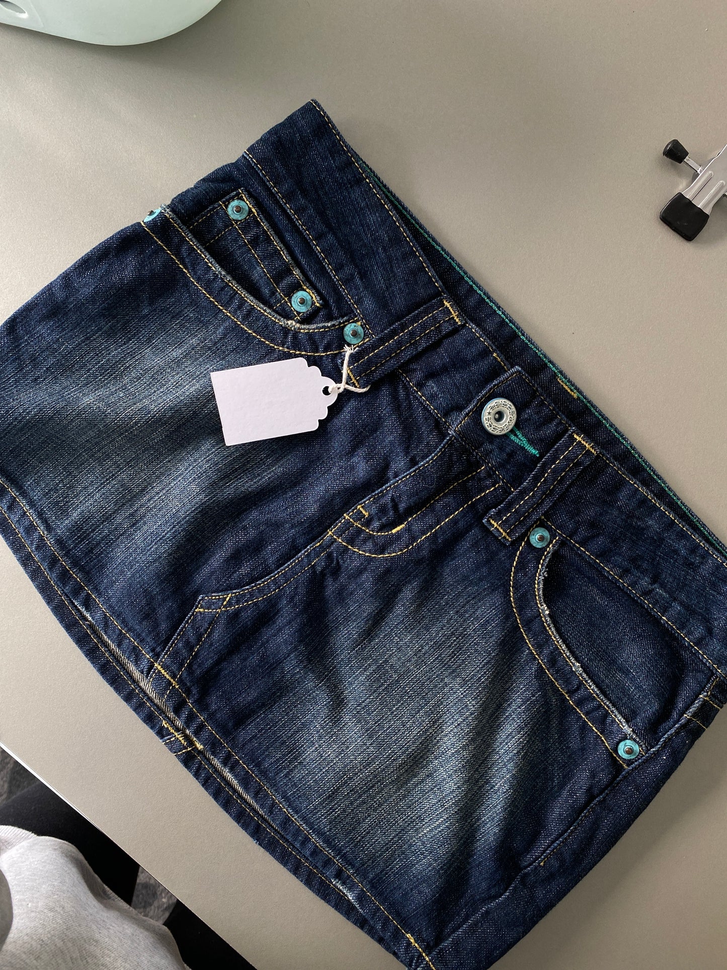 uniqlo denim mini skirt