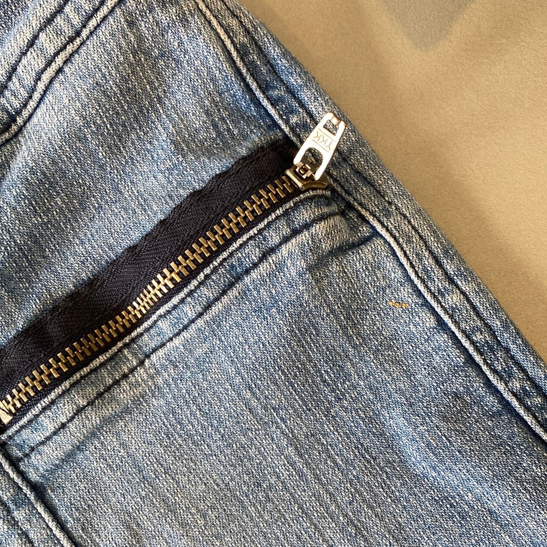 ♡ guess light blue wash jeans ♡