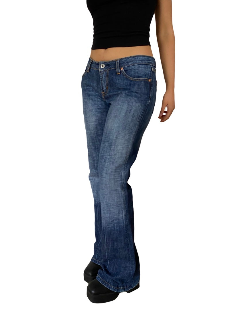 ♡low rise flare blue wash seven7 jeans♡